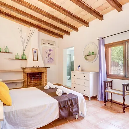 Villa Suau Petit By *